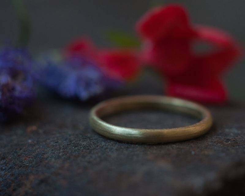 Halbrunder Ehering, Sanft Gerundet Mit Rustikalem Und Doch Seidig Mattem Finish, in Schmalen Breiten Breiten Erhältlich, Schlichter Ehering von KazaniansEmporium