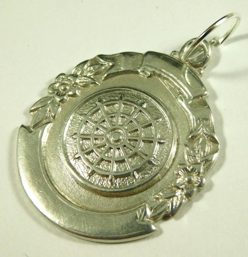 Vintage Sterling Silber Darts Taschenuhr Fob Medaille 1951 Fattorini Ltd | 16795 Vintage Sterling Silber Darts Taschenuhr Fob Medaille 1951 Fattorini Ltd | 16795 von Kazeran