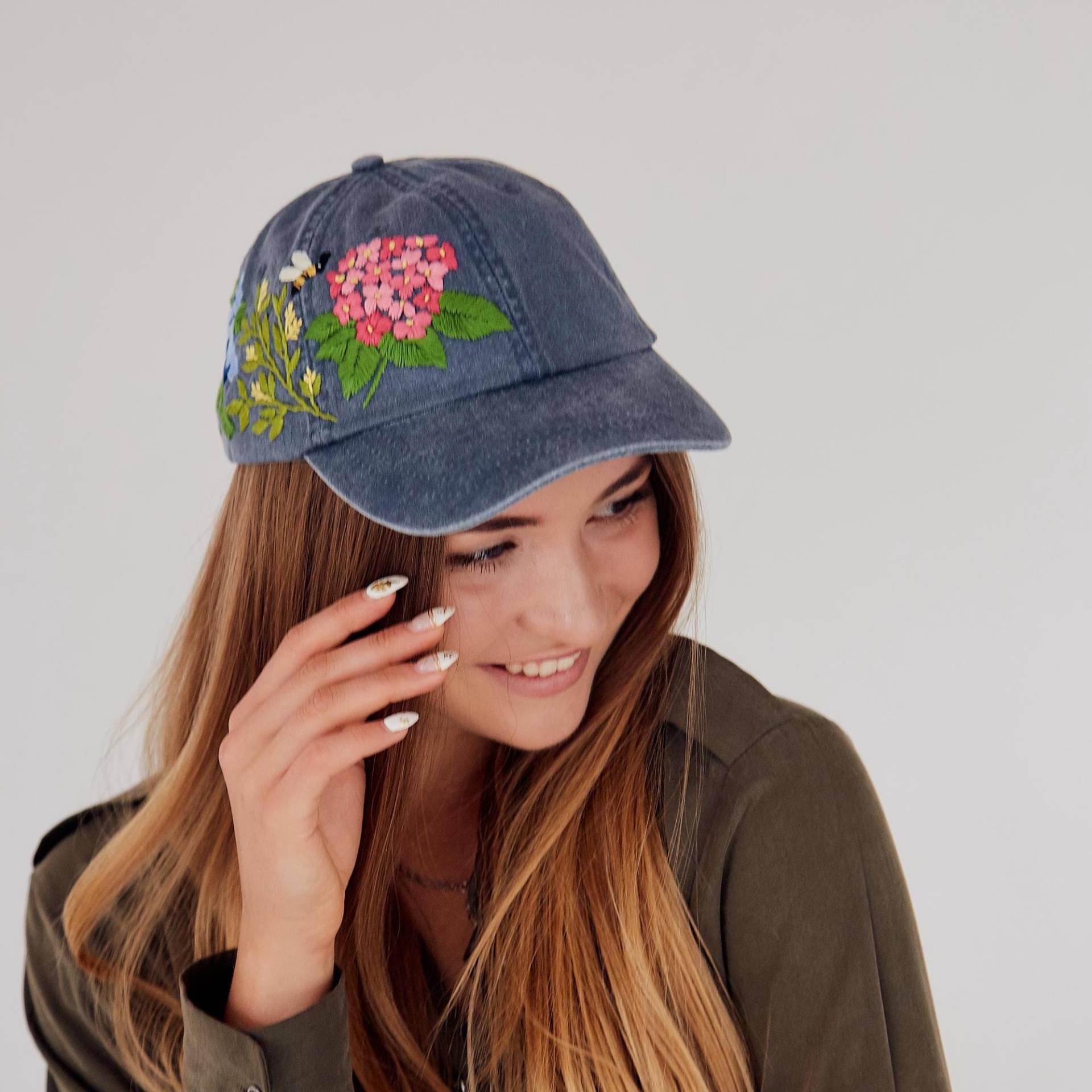 Niedliche Baseballmütze, Sommer-Baseballmütze, Sonnenhut Mit Blumenstickerei, Baseballmütze Blumenmuster, Trendiger Hut, Handgemachtes Geschenk Niedliche Baseballmütze, Sommer-Baseballmütze, Sonnenhut Mit Blumenstickerei, Baseballmütze Blumenmuster, Trendiger Hut, Handgemachtes Geschenk von KazkovaEmbroidery