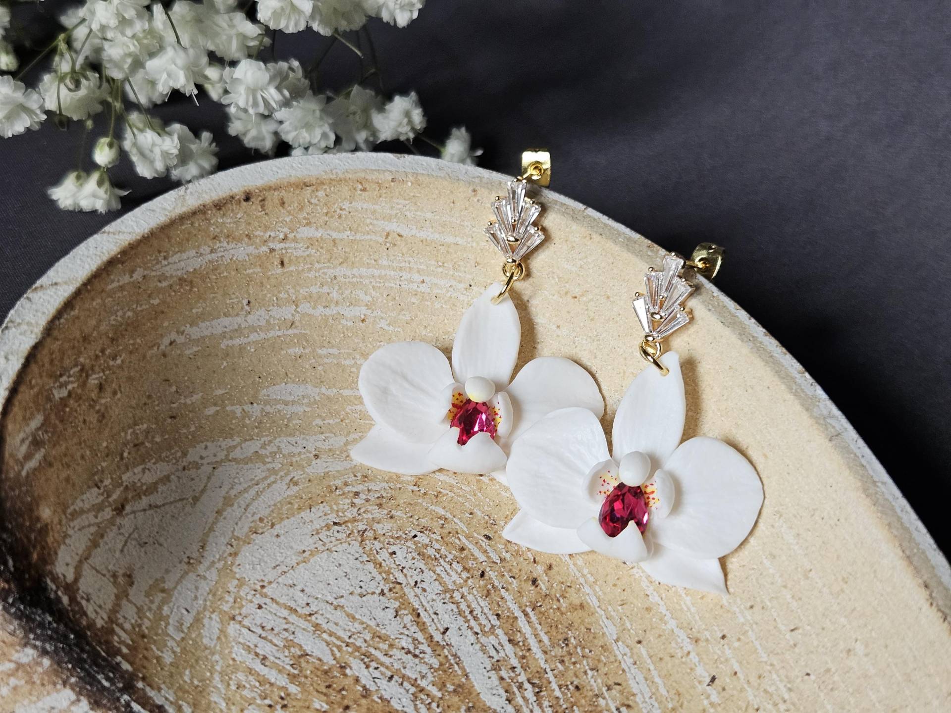 Weiße Orchidee Phalaenopsis Ohrringe Mit Kristallen Weiße Orchidee Phalaenopsis Ohrringe Mit Kristallen von KcYolkina