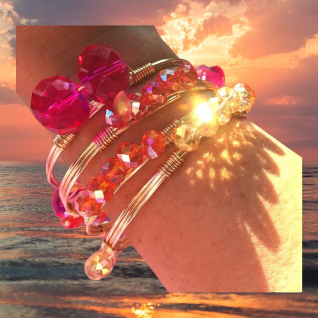 Sunset Sparkle Kristall Armreif Draht Gewickelt Spielerei Armband Sunset Sparkle Kristall Armreif Draht Gewickelt Spielerei Armband von KealohiCreations