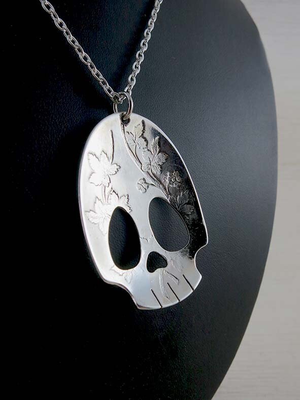 Pre-Loved Collection - Sonderedition 925 Ivy Skull Anhänger von KeastDesign