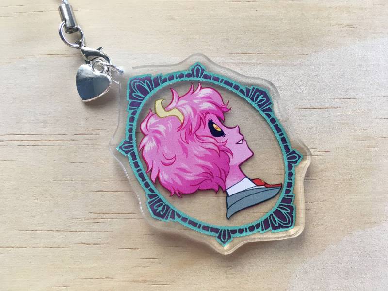Ashido Mina Held Cameo Portrait Charm Ashido Mina Held Cameo Portrait Charm von Kecky