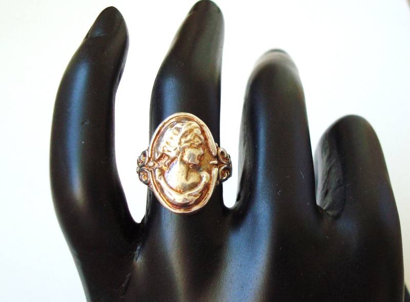 sterling Silber Cameo Ring Frauenportrait, Größe 17.5 von KeeDesigns