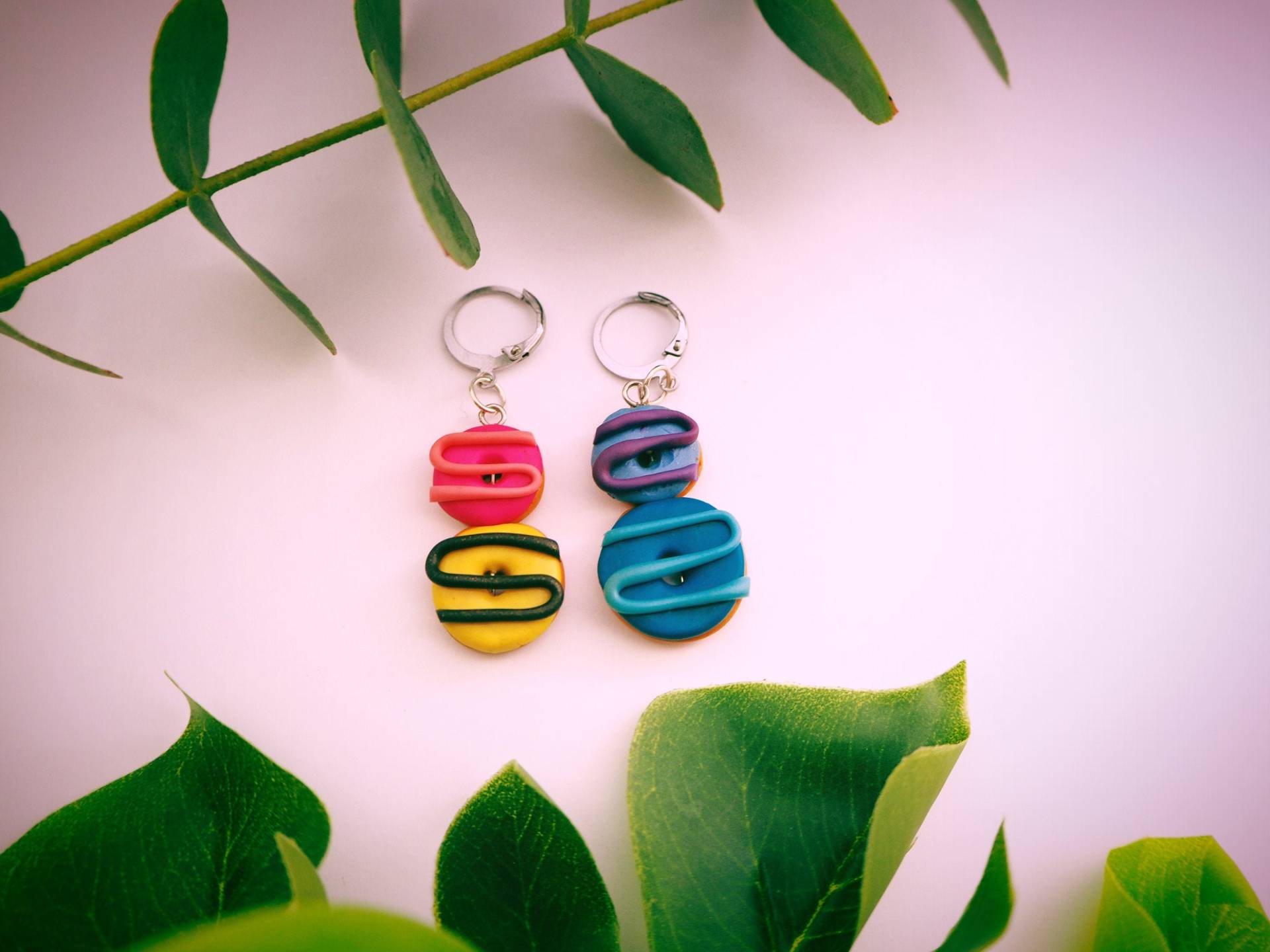 Donut Ohrringe, Lustige Helle Donuts von KeepMakingThings