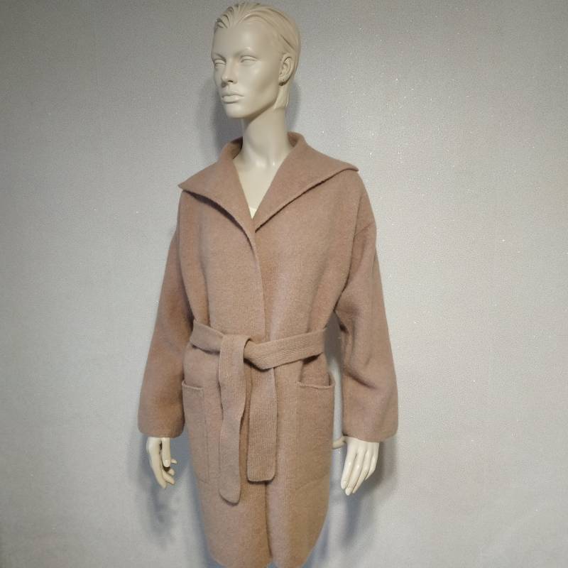 Gekochte Sand Wolle Handgemachte Offene Front Übergroße Kimono-Strickjacke Lockere Handgestrickte Wrap Plus Größe Hellbraune Strickjacke von KeepWarmByMe