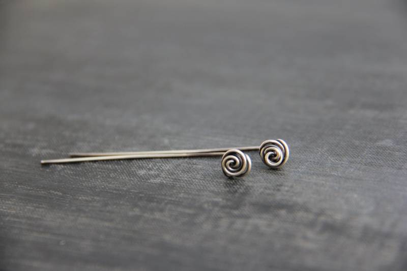 Kleine Rose Ohrstecker, Lange Rose, Sterling Silber, Bronze, Kupfer, Blumen Modern Kleine Rose Ohrstecker, Lange Rose, Sterling Silber, Bronze, Kupfer, Blumen Modern von Keepandcherish