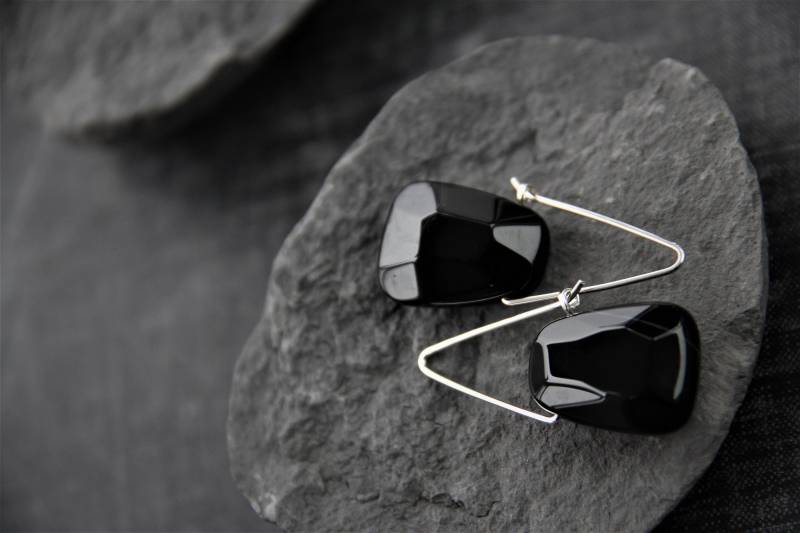 Schwarze Onyx Und Sterling Silber Trapez Ohrringe, Moderne Dreieck, Minimalistisch, Einfach, Handwerker, Baumeln, Besonderen Anlass Schwarze Onyx Und Sterling Silber Trapez Ohrringe, Moderne Dreieck, Minimalistisch, Einfach, Handwerker, Baumeln, Besonderen Anlass von Keepandcherish