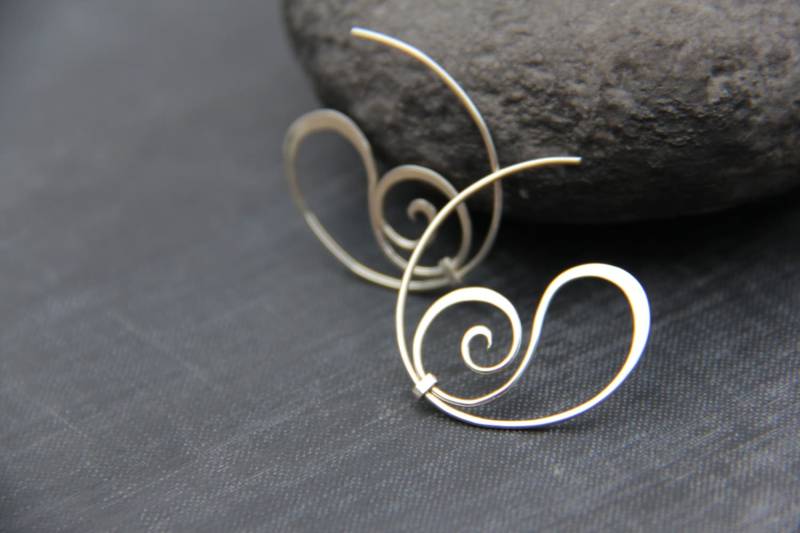 Swirly Sterling Silber Oder Kupfer Ohrstecker, Creolen. Runde Wire Wrap, Handgeschmiedet, 925, Spirale, Schnörkel, Elegant Swirly Sterling Silber Oder Kupfer Ohrstecker, Creolen. Runde Wire Wrap, Handgeschmiedet, 925, Spirale, Schnörkel, Elegant von Keepandcherish