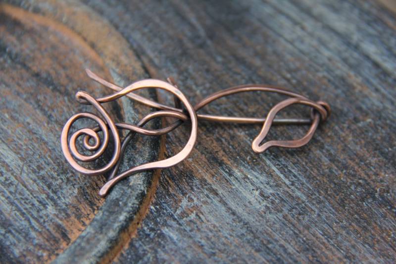Tuchnadel, Schalnadel, Kupferschalnadel "Rose, Königin Der Blumen" Aus "Blooming" Kollektion, Kupfer Brosche, Floral, Wald Tuchnadel, Schalnadel, Kupferschalnadel "Rose, Königin Der Blumen" Aus "Blooming" Kollektion, Kupfer Brosche, Floral, Wald von Keepandcherish