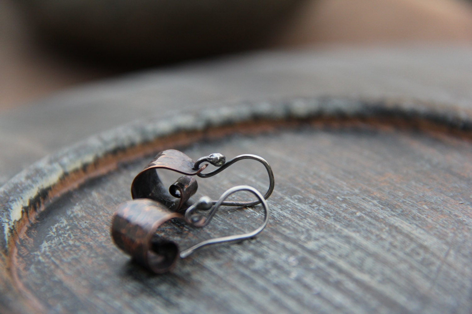 Winzige Kupfer Und Sterling Silber Oder Alle Swirl Ohrringe Midnight Surfen, Gemischte Metall, Rustikale Ohrringe, Kleine Wellen Winzige Kupfer Und Sterling Silber Oder Alle Swirl Ohrringe Midnight Surfen, Gemischte Metall, Rustikale Ohrringe, Kleine Wellen von Keepandcherish