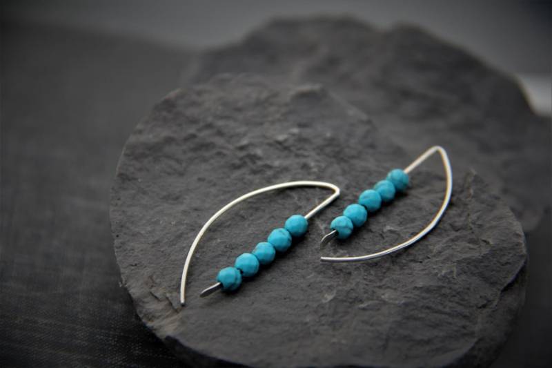 sterling Silber Und Türkis Howlith Halbmond Creolen, Halbkreis Ohrringe, Minimalistisch, Geometrisch, Einfach, Bogen, Blaue Ohrringe sterling Silber Und Türkis Howlith Halbmond Creolen, Halbkreis Ohrringe, Minimalistisch, Geometrisch, Einfach, Bogen, Blaue Ohrringe von Keepandcherish