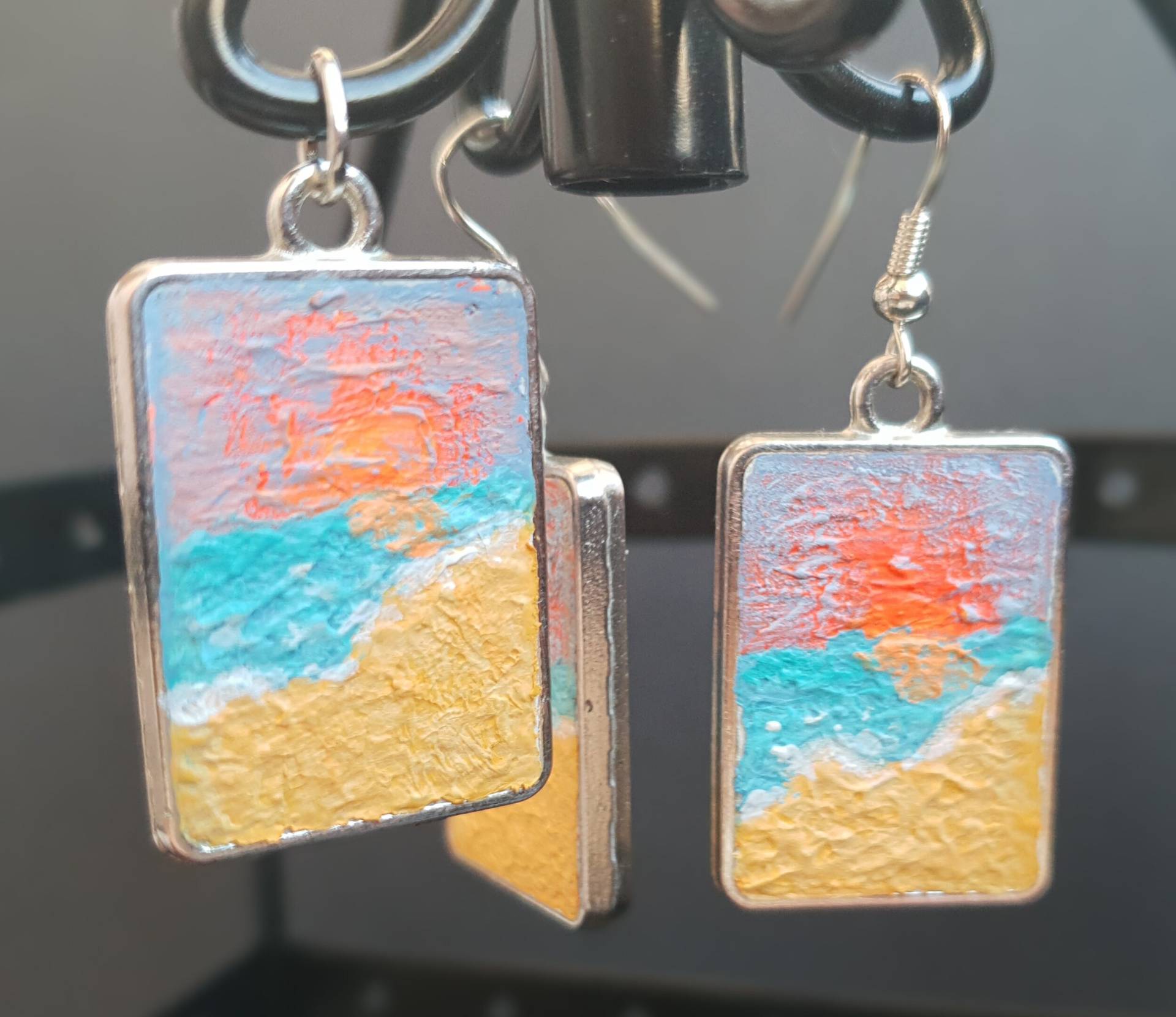 Boho Schmuck-Set Mini Acrylgemälde Ohrringe Anhänger Sommer Sonnenuntergang Strand Kunst Boho Schmuck-Set Mini Acrylgemälde Ohrringe Anhänger Sommer Sonnenuntergang Strand Kunst von Keeperarts