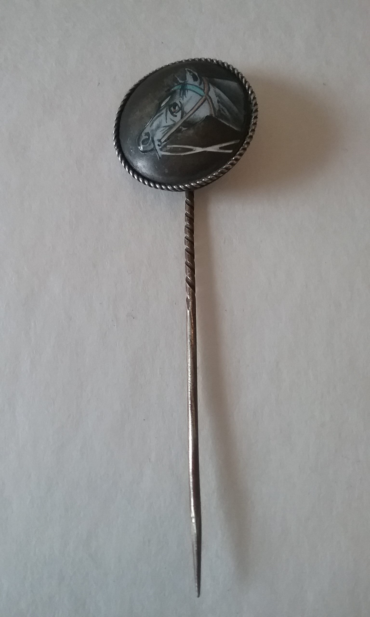 Emaillierte Pferd Stick Pin Antik Emaillierte Pferd Stick Pin Antik von KeepersFindersFinds