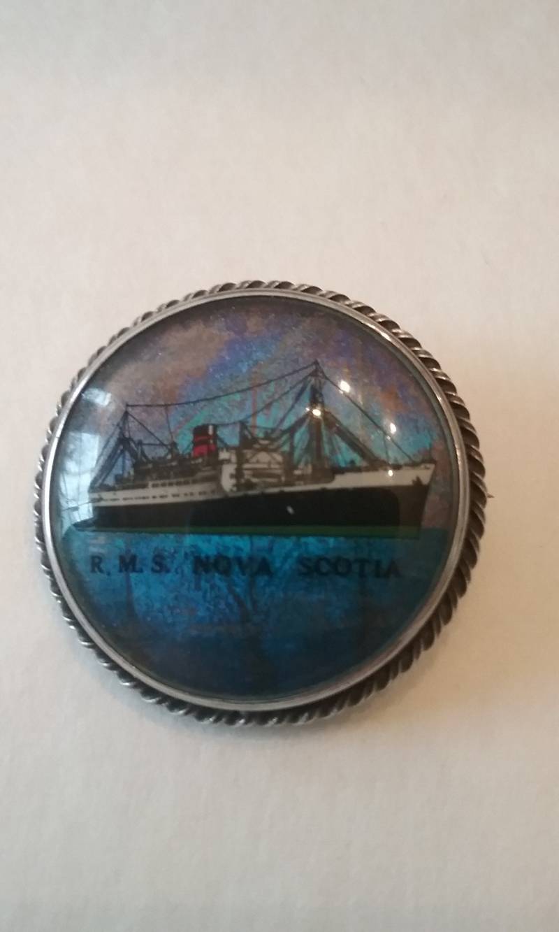 Reverse Glass Lackiert Pin H M S Nova Scotia Reverse Glass Lackiert Pin H M S Nova Scotia von KeepersFindersFinds