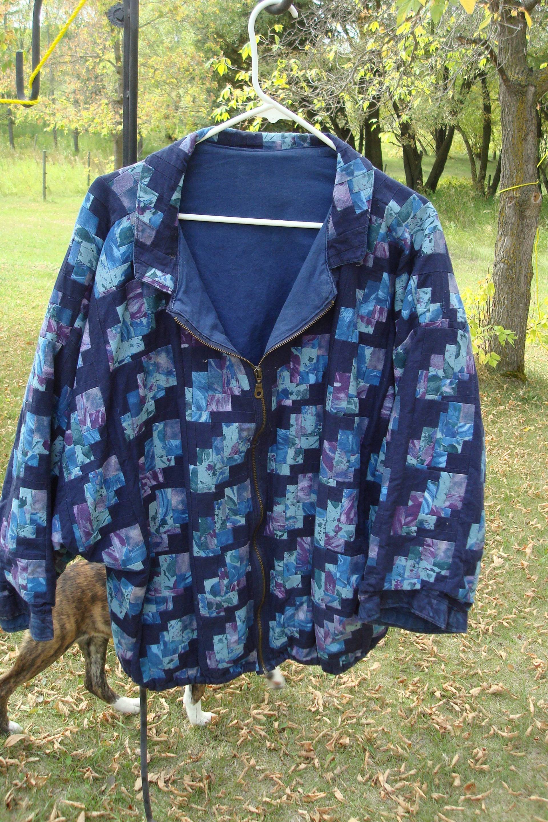 Herringbone Quilted Jacket - Handgemachte, Tragbare Kunst von KeepersQuiltsCanada
