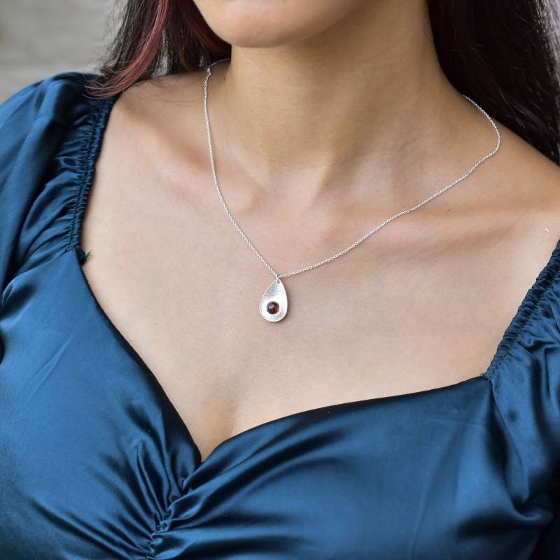 Echte Granat Kette Handgemachte Rosenblüte Halskette Sterling Silber Damen Rote Anhänger Geschenk Brautjungfer von KeetaLuxury