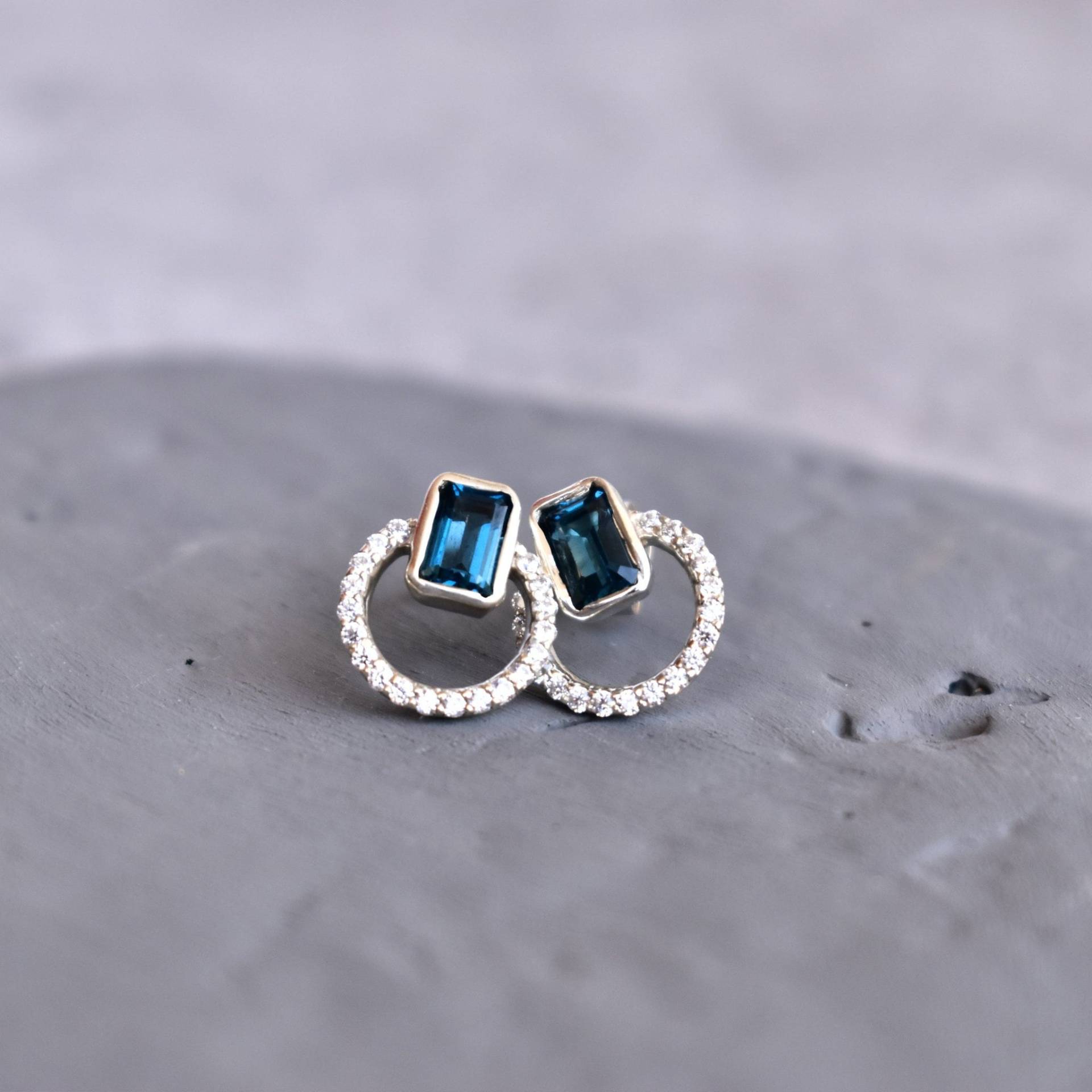 Echte London Blue Topas Ohrstecker, Sterlingsilber Dezember Geburtssteine Natürliche Edelstein Schmuck, Geburtstagsgeschenk Für Sie von KeetaLuxury