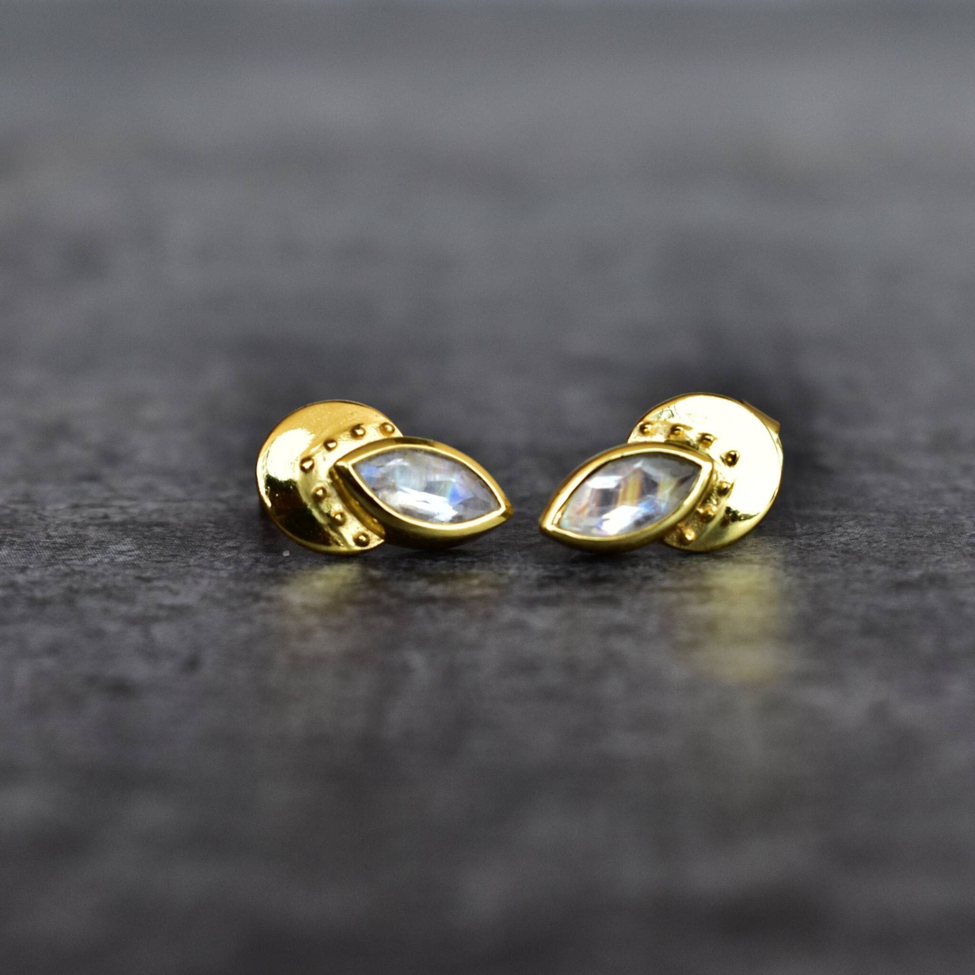 Echte Mondstein Ohrstecker Ohrringe Regenbogen Marquise Für Sie Heilender Kristall 14K Gold Vermeil Brautjungfer Geschenk von KeetaLuxury