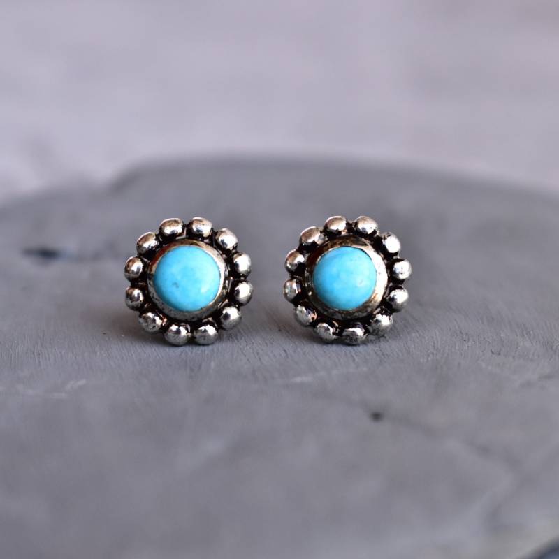 Echte Türkis Ohrstecker, Silber Kleine Ohrringe, Handgefertigte Boho Inspiriert Jeden Tag Schmuck, Brautjungfer Geschenk von KeetaLuxury