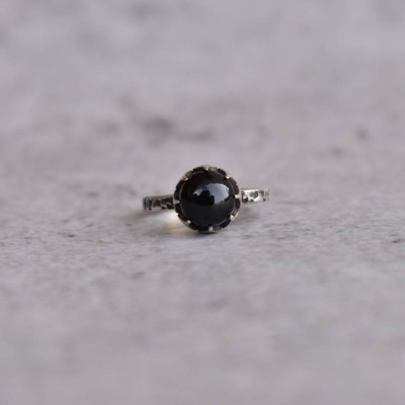 Echter Schwarzer Onyx Ring Natur Inspirierter Schwarzer Stein Statement Eleganter Ring Für Anfang Sterling Silber Geschenk Brautjungfer von KeetaLuxury