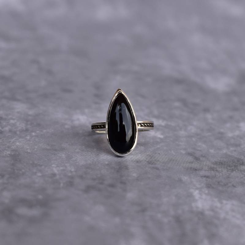 Echter Schwarzer Onyx Ring Silber Oxidierter Einzigartiger Handgemachter Ring Für Frauen Geburtstags Geschenke Brautjungfer Geschenk von KeetaLuxury