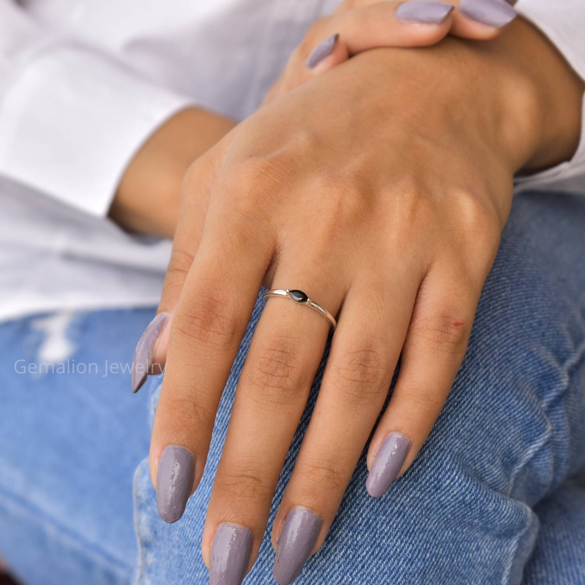 Echter Schwarzer Onyx Ring Sterling Silber Zierlicher Handgemachter Stapelbarer Geschenk Für Mama von KeetaLuxury