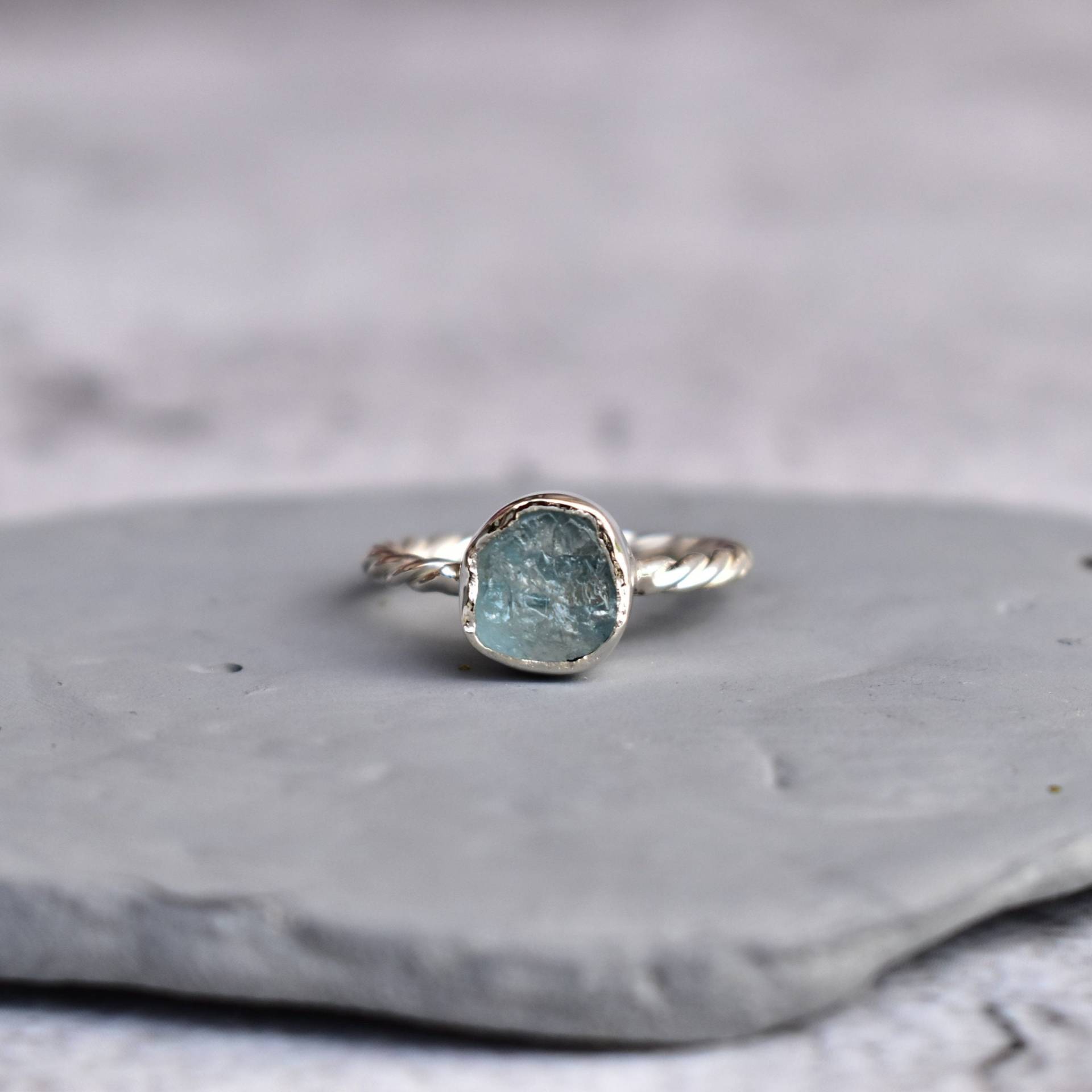 Edelstein Ring Roher Aquamarin Sterling Silber Boho Geschenk Für Sie von KeetaLuxury