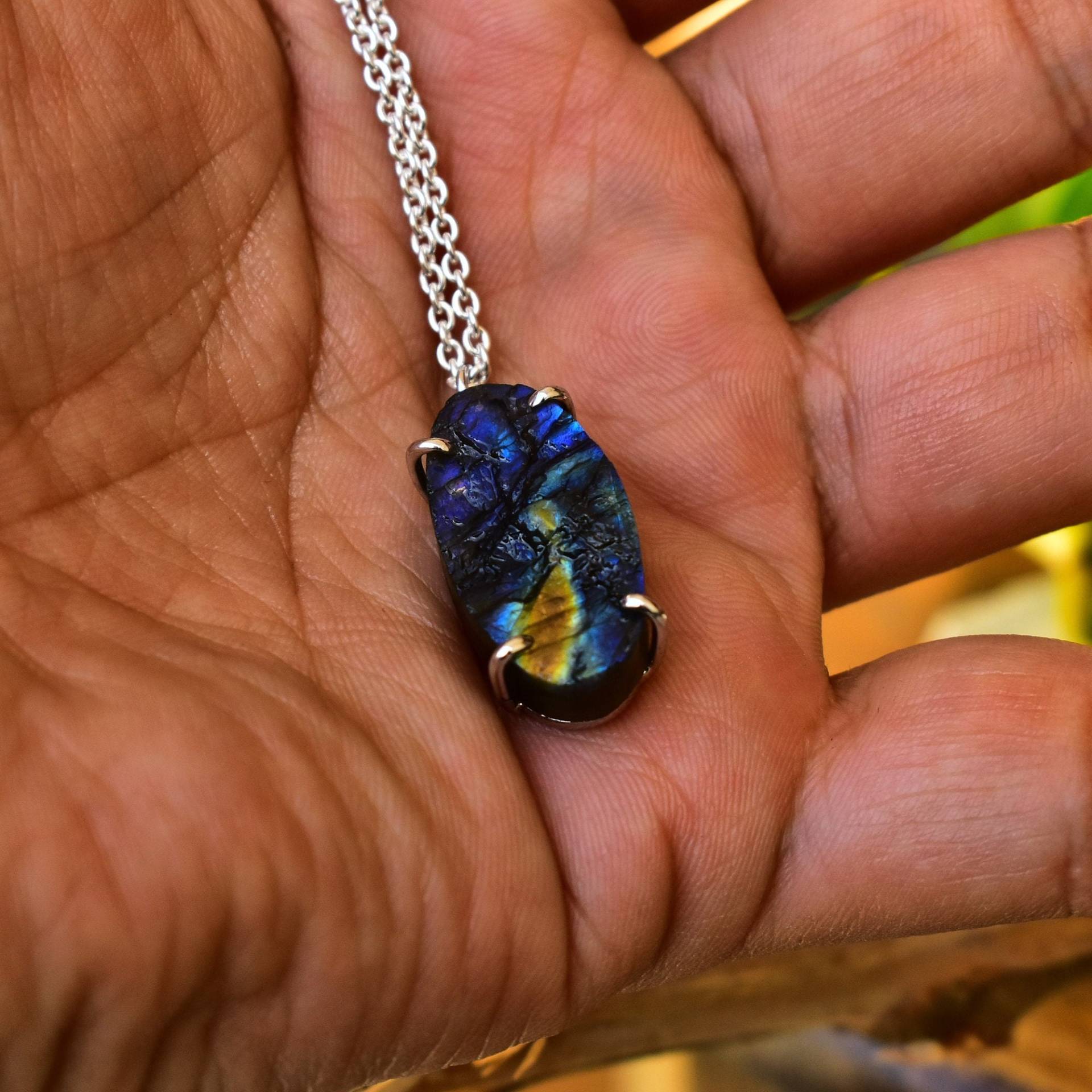 Labradorit Halskette, Rohstein Rohkristall Geburtsstein Goldkette, Anhänger, Weihnachtsgeschenk von KeetaLuxury