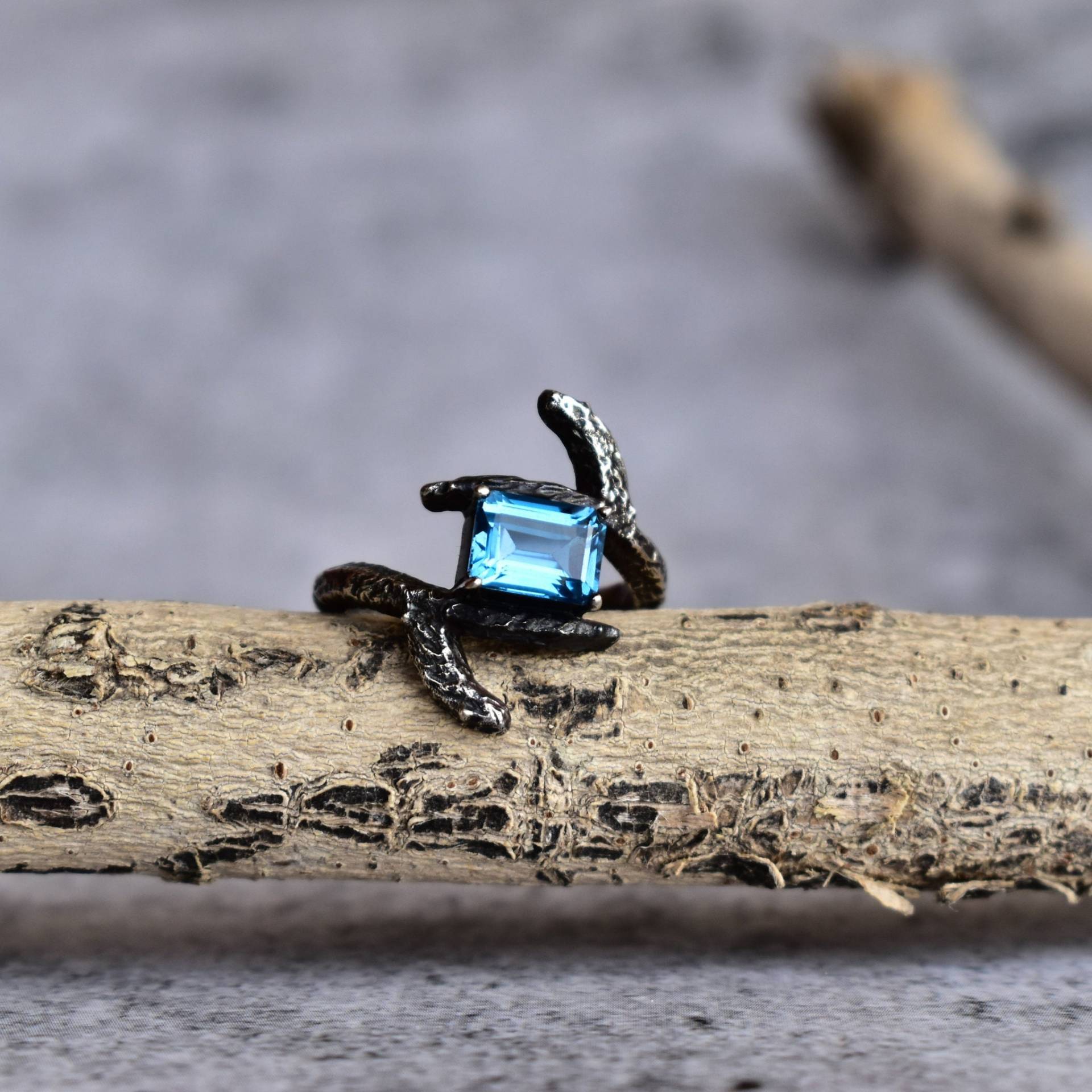 London-Topaszweig-Verlobungsring, London-Blautopas-Verlobungsring, Zweigring Silber, Baumrindenring, Handgefertigter Ring Für Frauen von KeetaLuxury