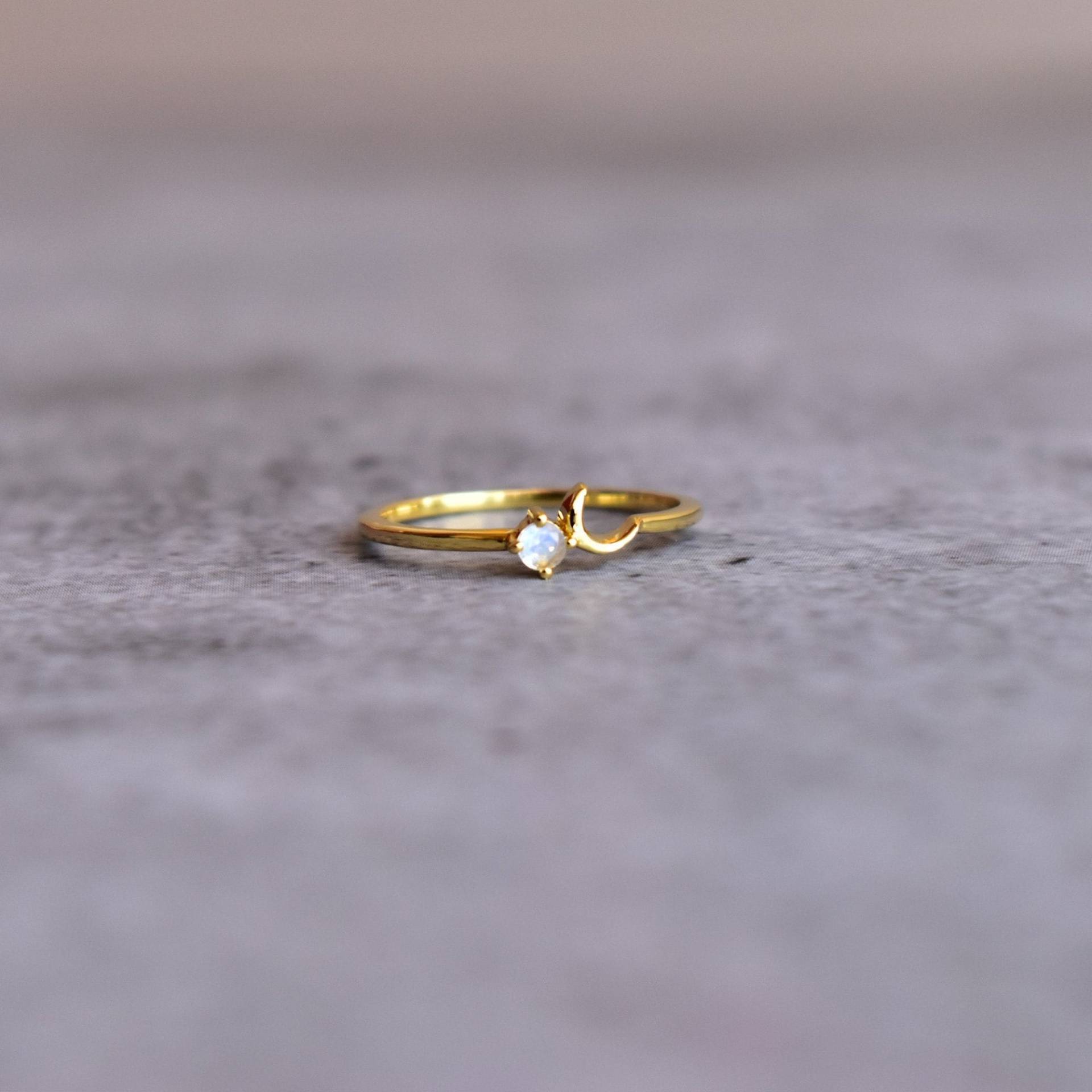 Mondstein Ring, Ring von KeetaLuxury