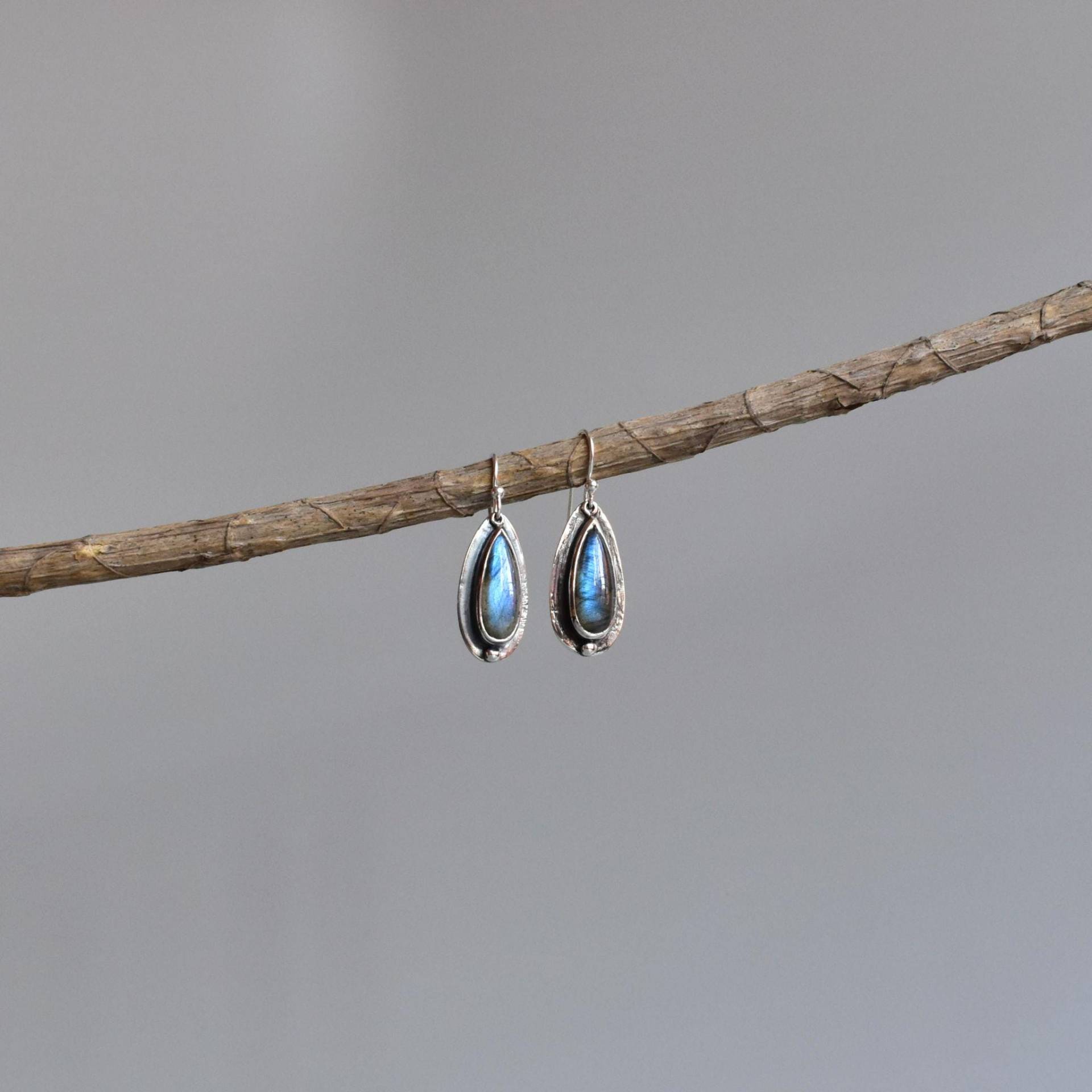 Natürliche Labradorit Boho Ohrhänger, Silber Oxidierte Handgemachte Ohrringe, Auffälliger Edelstein Schmuck Für Frauen, Einzigartige von KeetaLuxury