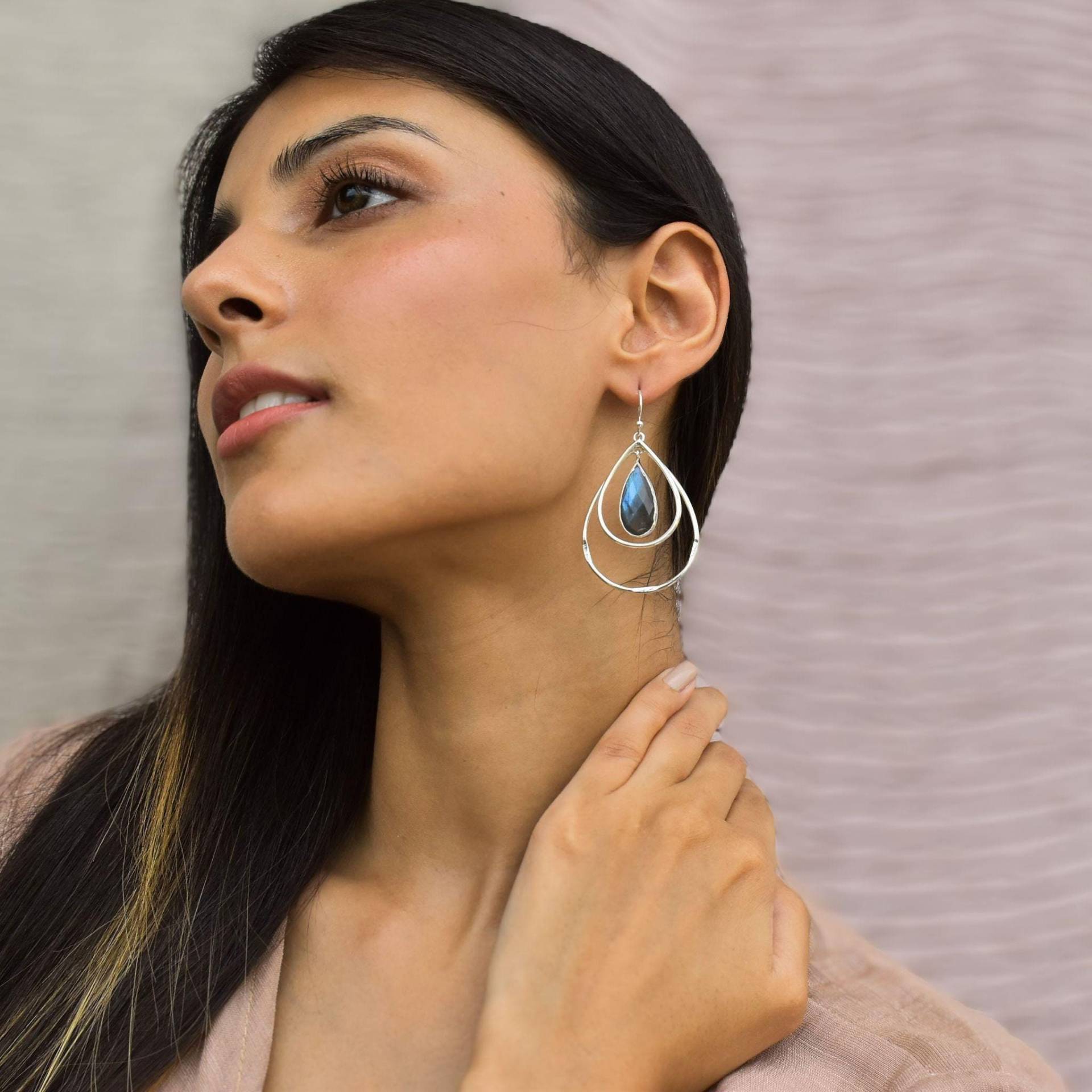 Natürliche Labradorit Ohrringe, Sterling Silber Handgemachte Stilvolle Anhänger, Heilkristall Schmuck Für Frauen, Einzigartige Boho Strand Tragen von KeetaLuxury