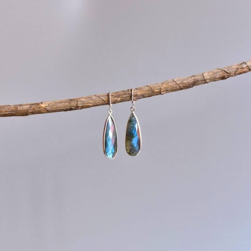 Natürliche Labradorit Tropfen Baumeln, Sterling Silber Lange Ohrringe, Kristalle Boho Einfachen Schmuck Für Frauen, Einzigartige Niedliche von KeetaLuxury