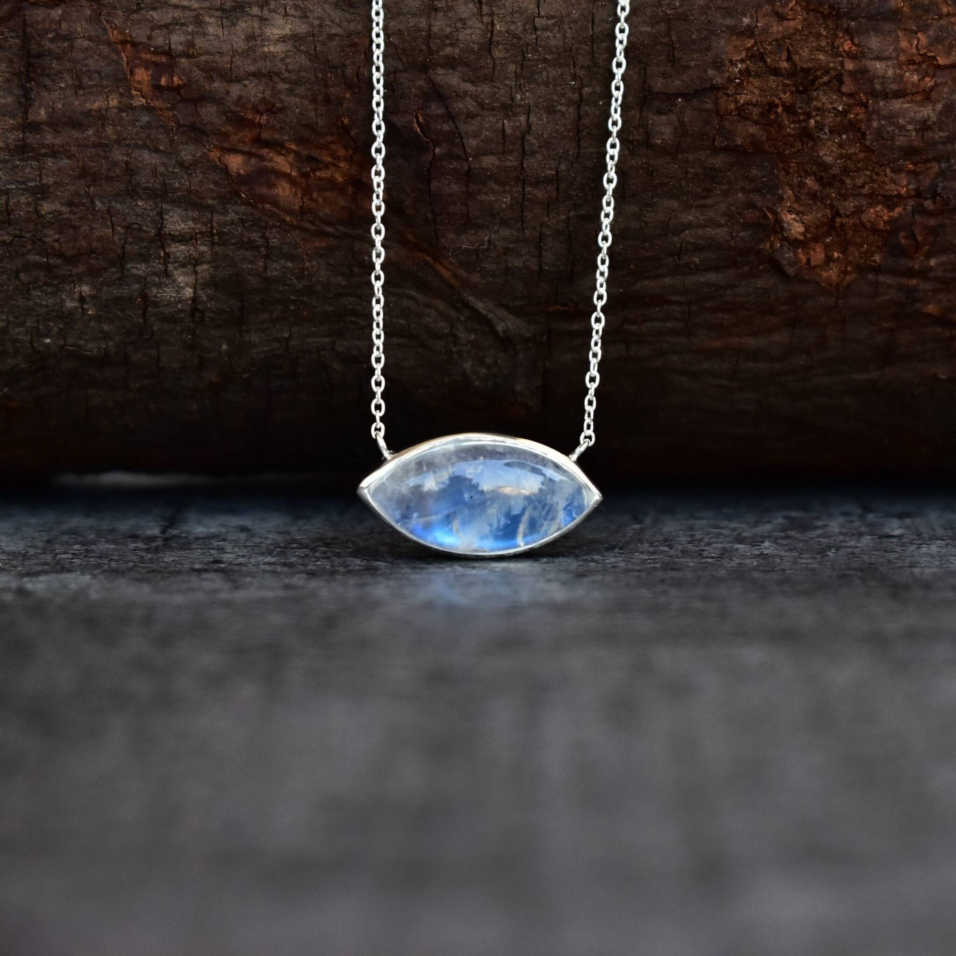 Natürliche Regenbogen Mondstein Marquise Halskette, Handgemachte Halskette Aus Blauem Schimmer Mondstein, Heilende Kristall Juni Geburtsstein von KeetaLuxury