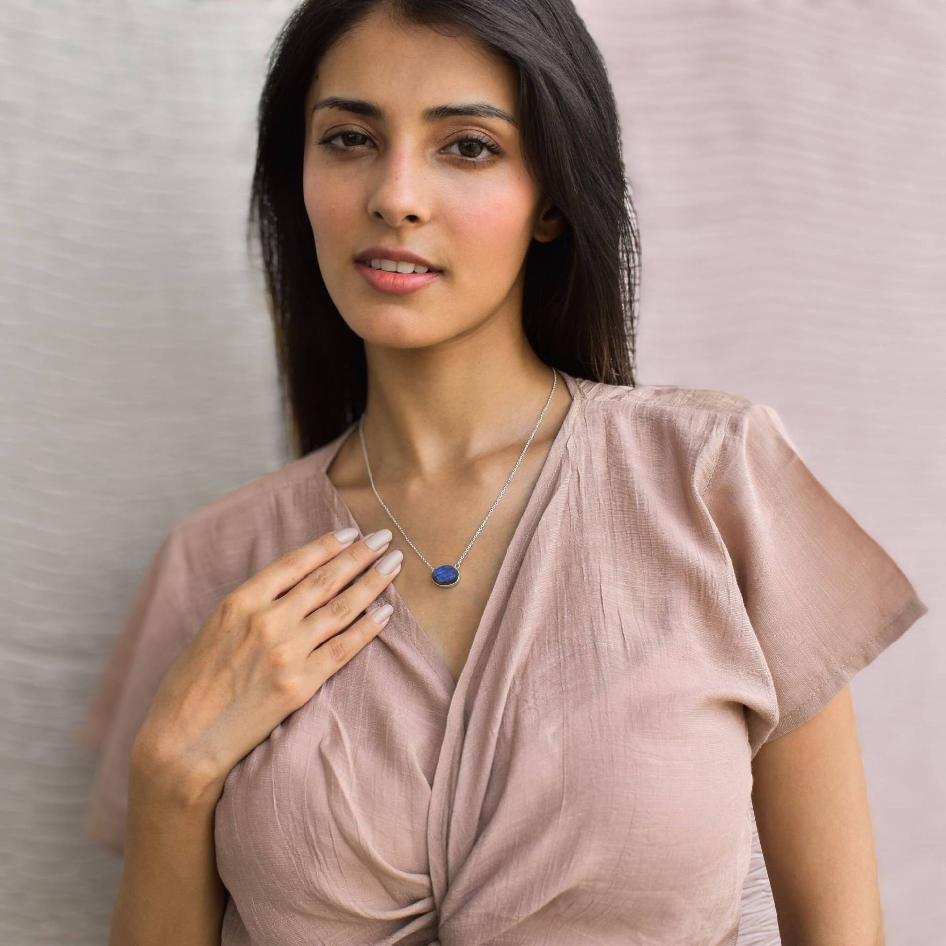 Natürliche Rohe Labradorit Halskette Rohe Kristall Kleine Niedliche Handgemachte Halskette Für Frauen Heilender Schmuck Geschenke Geliebte von KeetaLuxury