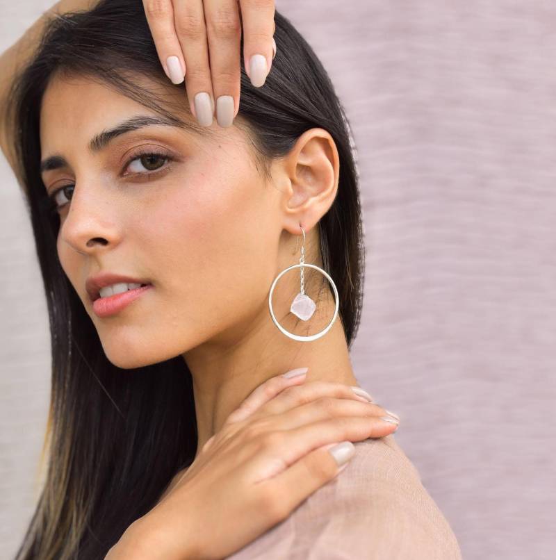 Natürliche Rohe Rosenquarz Creolen, Lange Boho Kristall Ohrringe Für Frauen, Silberschmuck, Einzigartiges Handgemachtes Geschenk Sie von KeetaLuxury