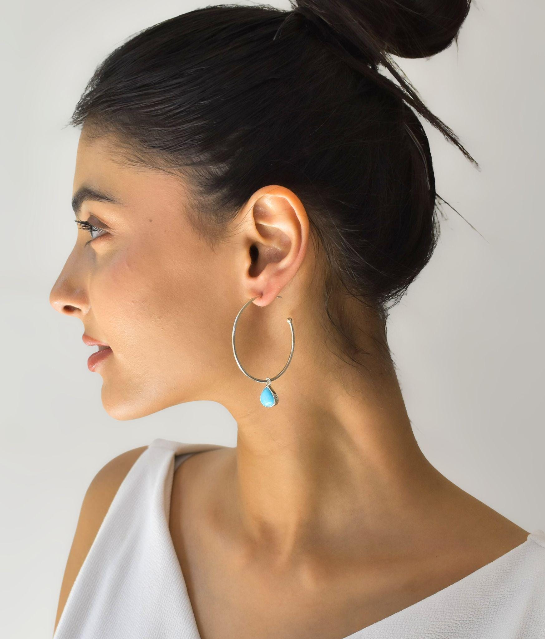 Natürliche Türkis Creolen, Sterling Silber Statement Ohrringe, Healing Sky Blue Edelsteine, Boho Vibes Beach Wear Schmuck Für Frauen von KeetaLuxury