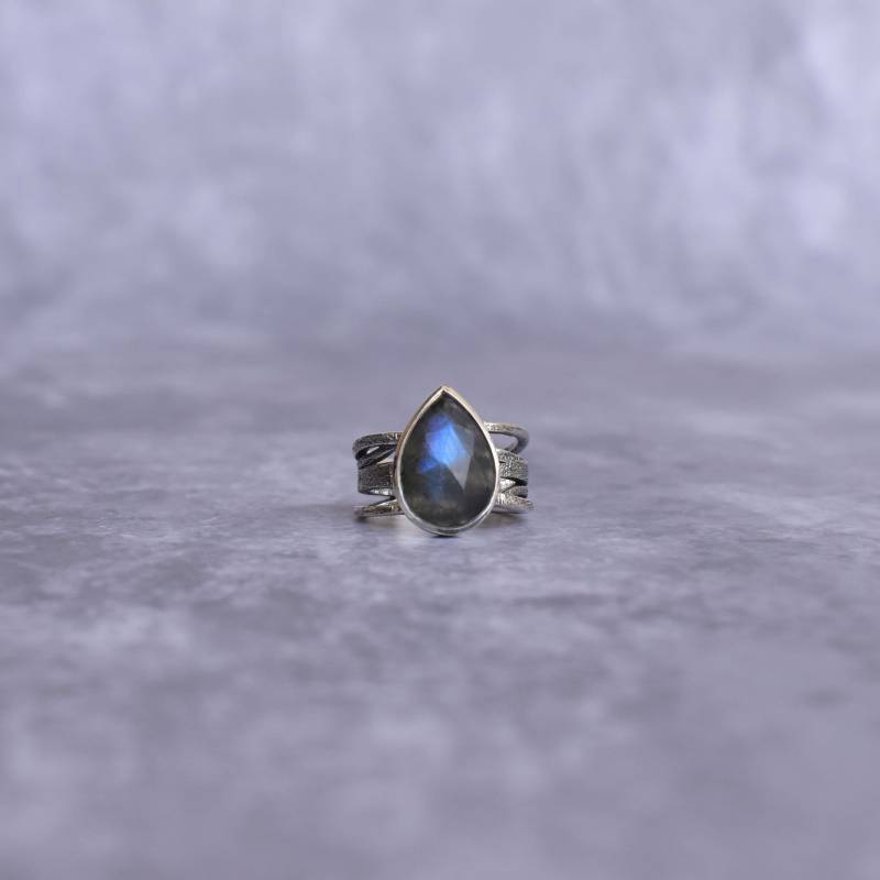 Natürlicher Labradorit Ring Silber Oxidierter Handgemachter Teardrop Edelstein Rosenschliff Statement Einzigartige Geschenke von KeetaLuxury