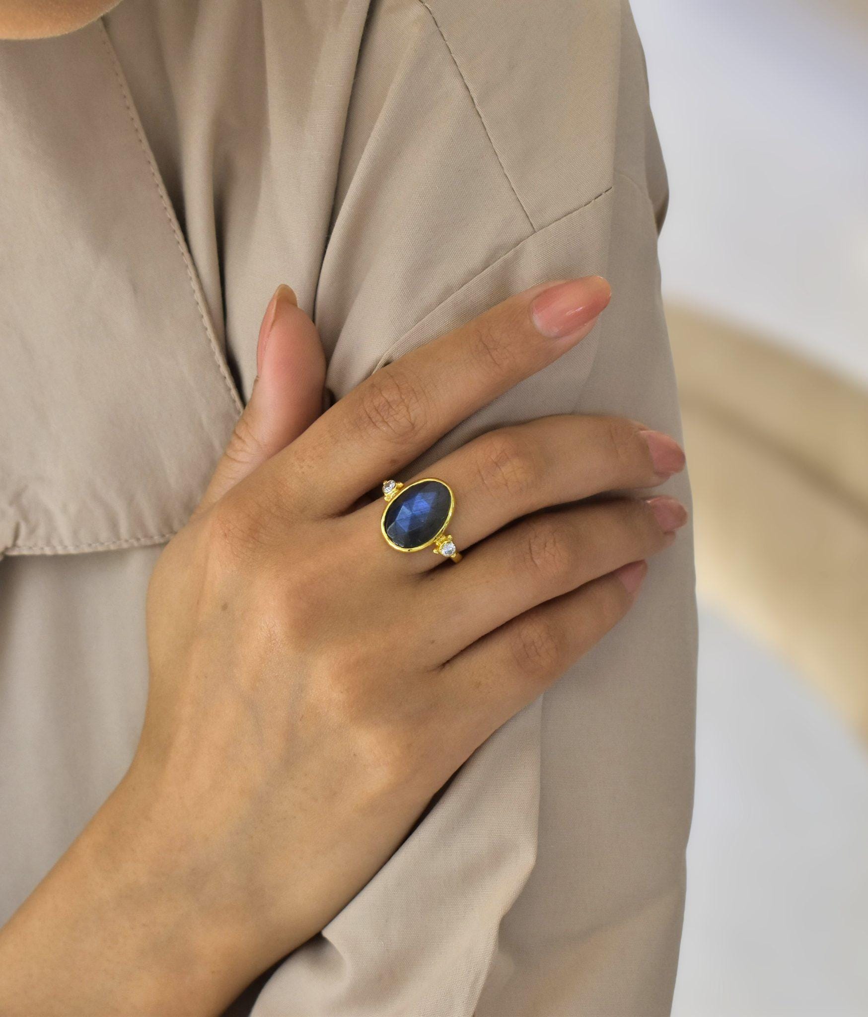 Natürlicher Labradorit Rosenschliff Ring 14K Gold Statement Schmuck Für Frauen Facettierter Schliff Handgefertigt Boho Healing Kristalle von KeetaLuxury