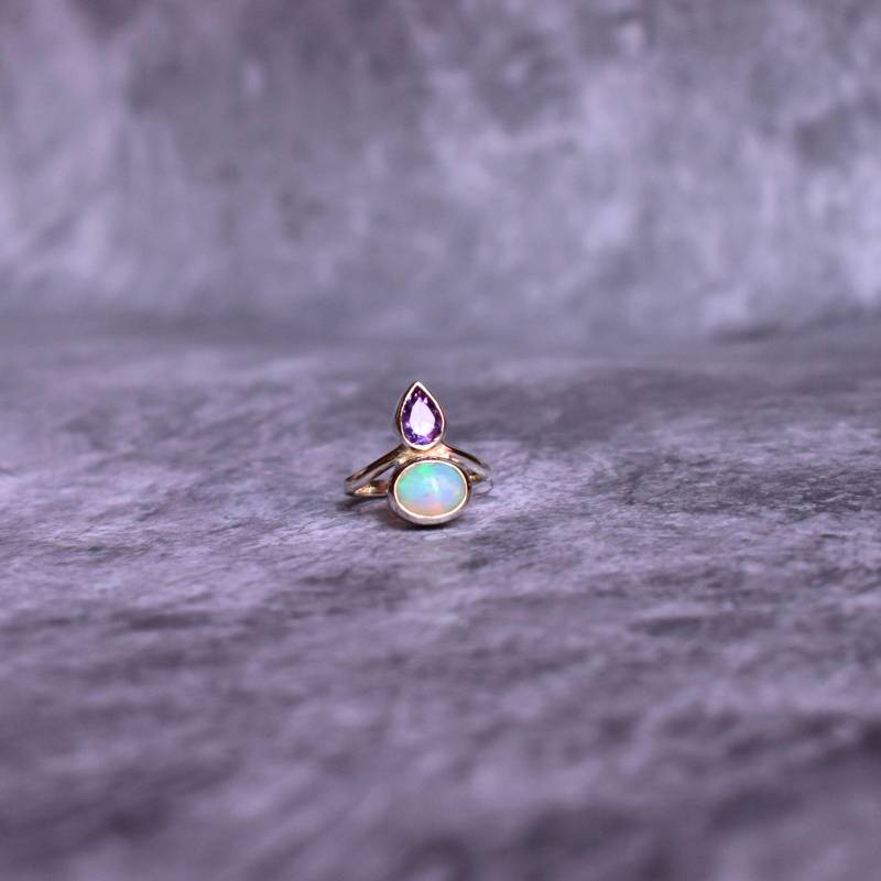 Natürlicher Opal Und Amethyst Ring, Zwei Edelstein Sterling Silber Brautjungfer Geschenk, Geschenk Für Sie, Einzigartige Ring von KeetaLuxury