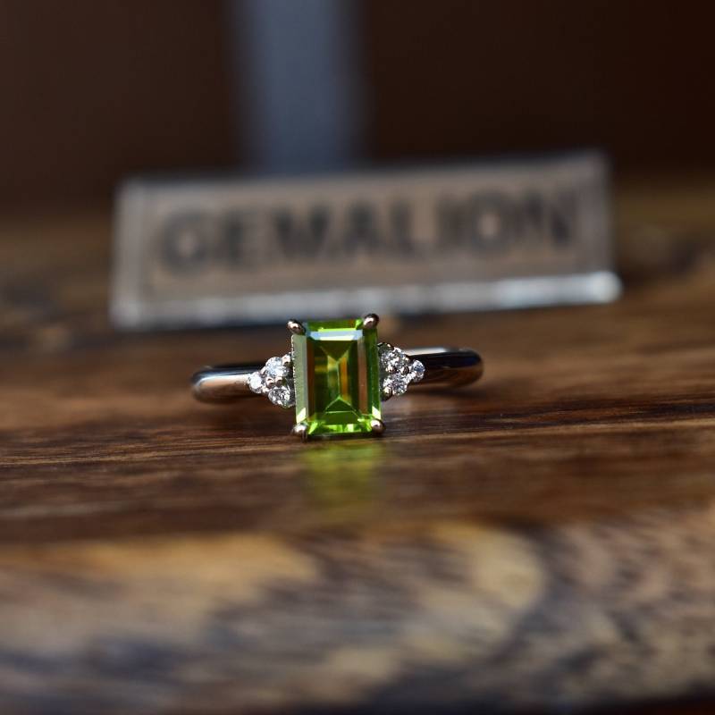 Natürlicher Peridot Ring Sterling Silber, Smaragd Geschnitten Edelstein Ring, August Geburtsstein, Frauen, Versprechen von KeetaLuxury