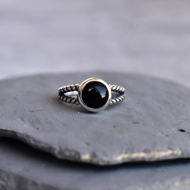 Natürlicher Schwarzer Onyx Ring Sterling Silber Stein Für Anfang Handgemachter Alltagskleidung Stapelbarer Geschenk Mama von KeetaLuxury