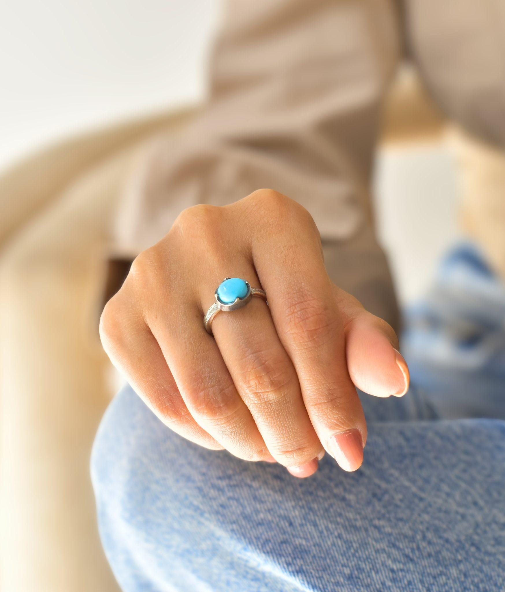 Natürlicher Türkis Ring Silber Oxidierter Stilvoller Schmuck Für Frauen Ovale Form Boho Heilkristall Geschenkideen Sie von KeetaLuxury
