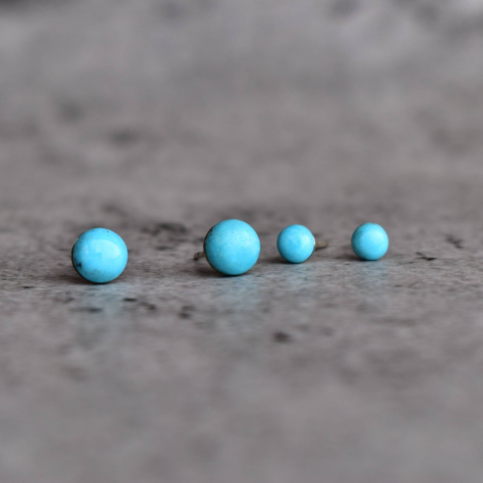 Niedliche Türkis Ohrstecker Kleine Ohrringe Handgefertigte Für Den Alltag Geschenk Für Sie von KeetaLuxury