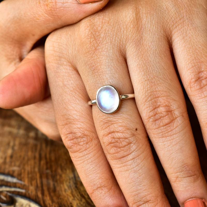 Regenbogen Mondstein Ring, Blau Feuer Handgemachte Sterling Silber Weihnachtsgeschenk Für Sie, Versprechen Jubiläum Ring von KeetaLuxury