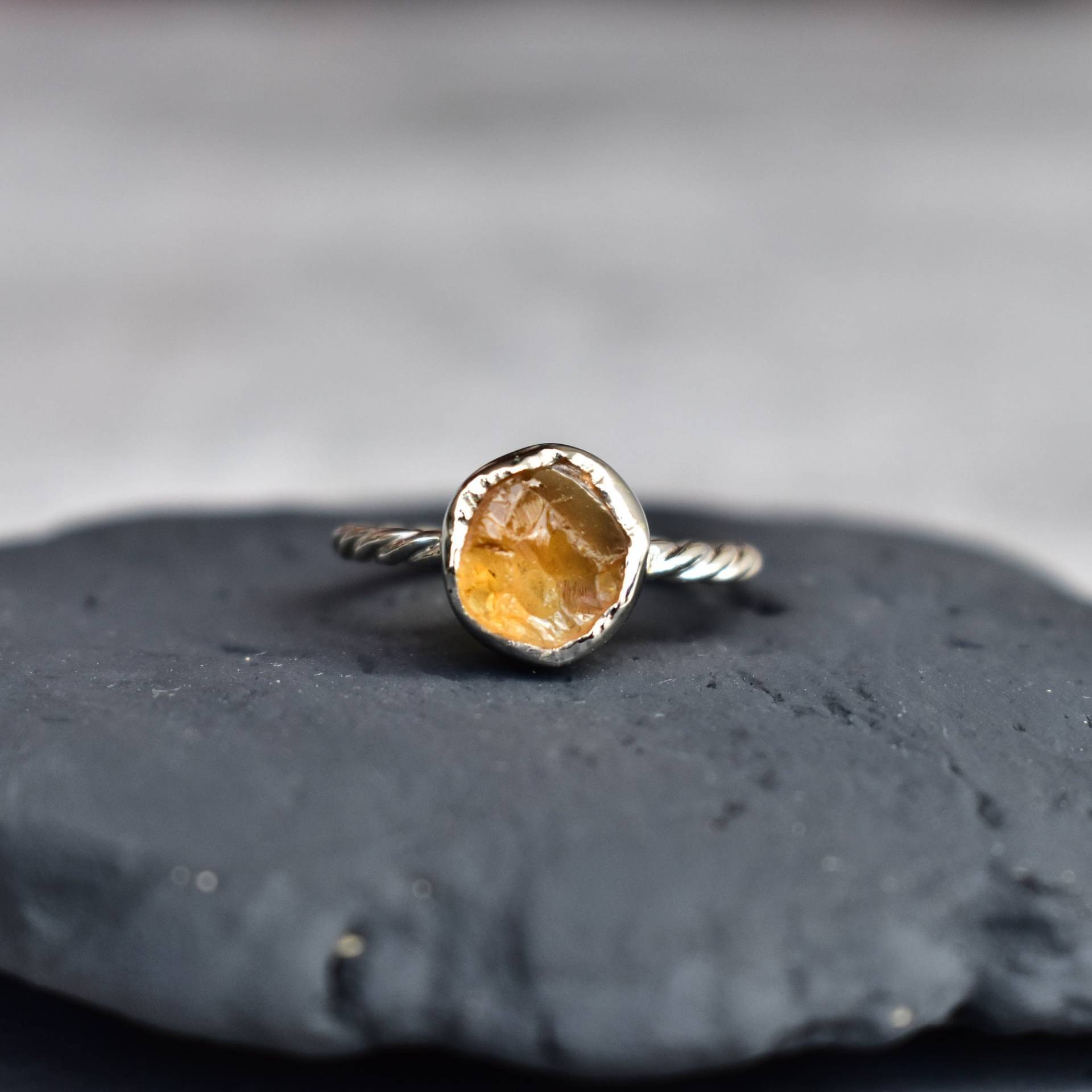 Rohe Citrin Ring Edelstein Boho Sterling Silber Geschenk Für Sie von KeetaLuxury