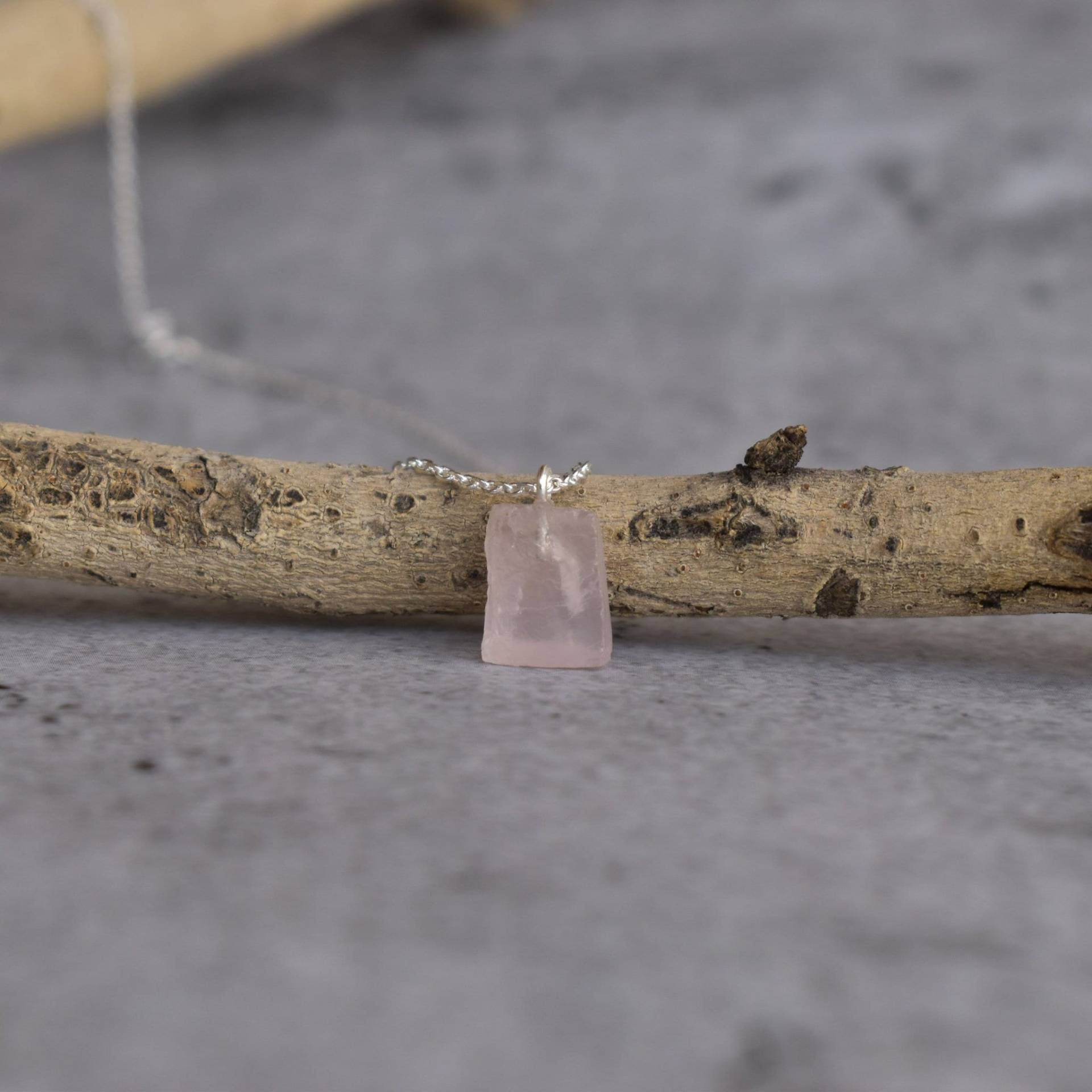 Rosenquarz Anhänger, Kristall, Geschenk Für Sie, Anhänger von KeetaLuxury