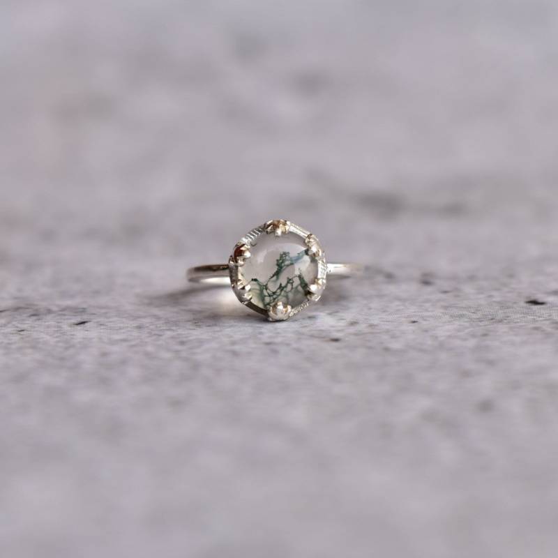 Runder Geschnittener Natürlicher Moosachat Zierlicher Ring, Natur Inspirierter Blattring, Edelstein-Boho-Ring, Brautjungfer Geschenk, Geschenk Für von KeetaLuxury