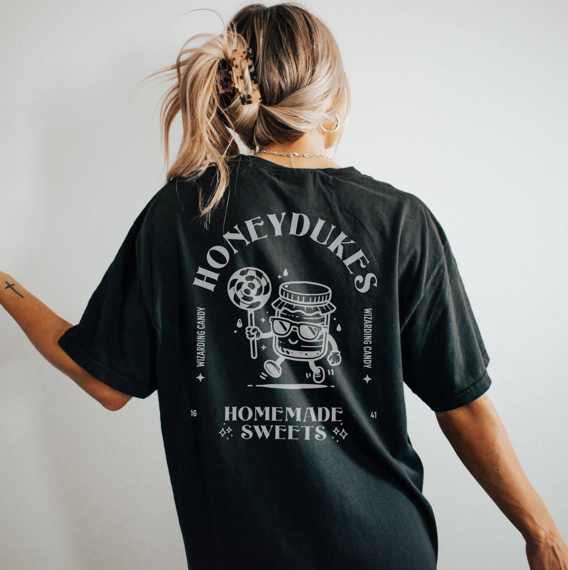 Honigtopf Shirt Zauberer Kleidung Fandom Tshirt Honigtopf Shirt Zauberer Kleidung Fandom Tshirt von Kegelhut